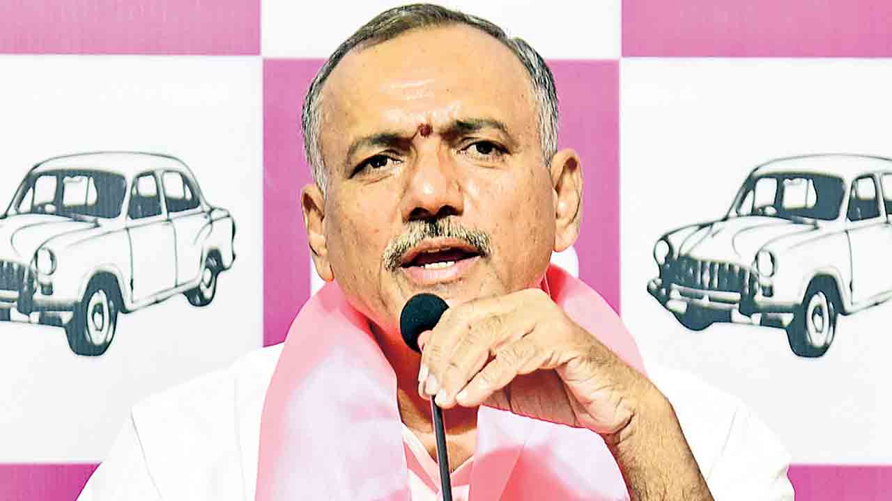 రైతులపై రేవంత్‌ది నకిలీ ప్రేమ.. ధాన్యం, మకల కొనుగోలులో సర్కార్‌ విఫలం.. రైతుకు కష్టం