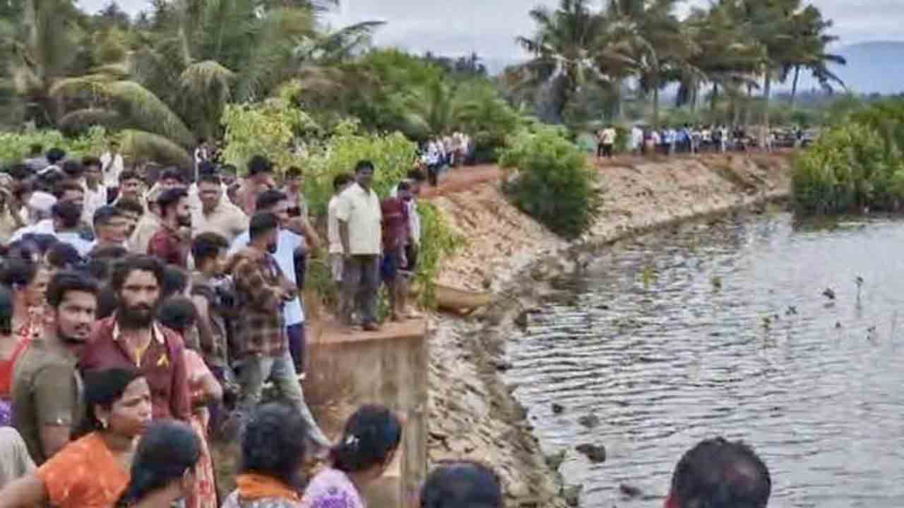 నదిలో కొట్టుకుపోయిన 8 మంది