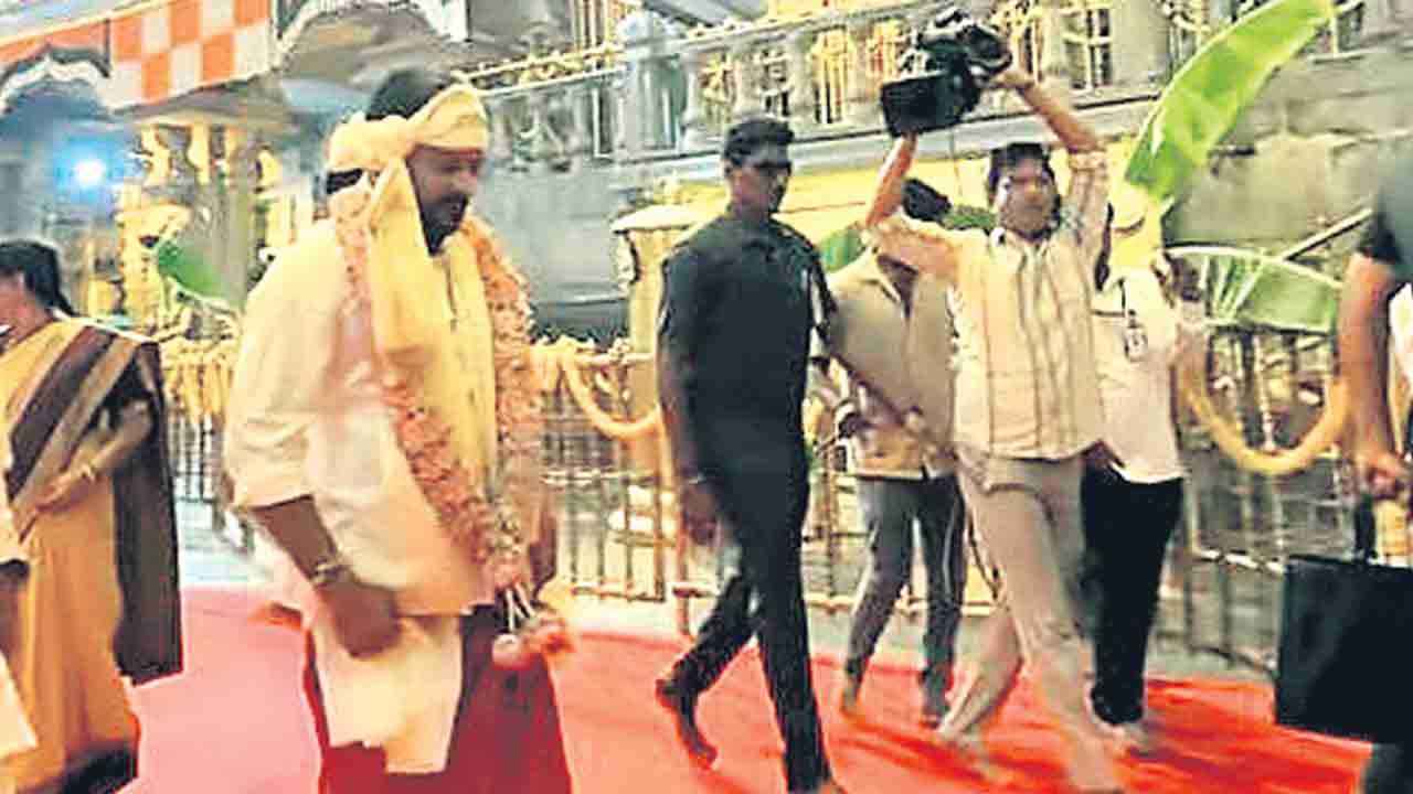 సీఎం ‘ఫేస్‌బుక్‌’లో యాదగిరిగుట్ట మూలవిరాట్టు వీడియో