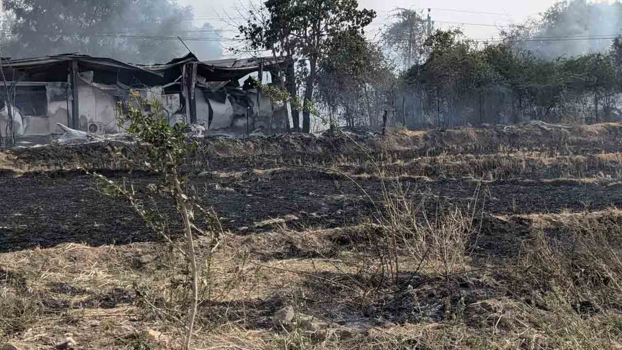 మేడిగడ్డ ఎల్‌అండ్‌టీ గెస్ట్‌హౌస్‌ దగ్ధం