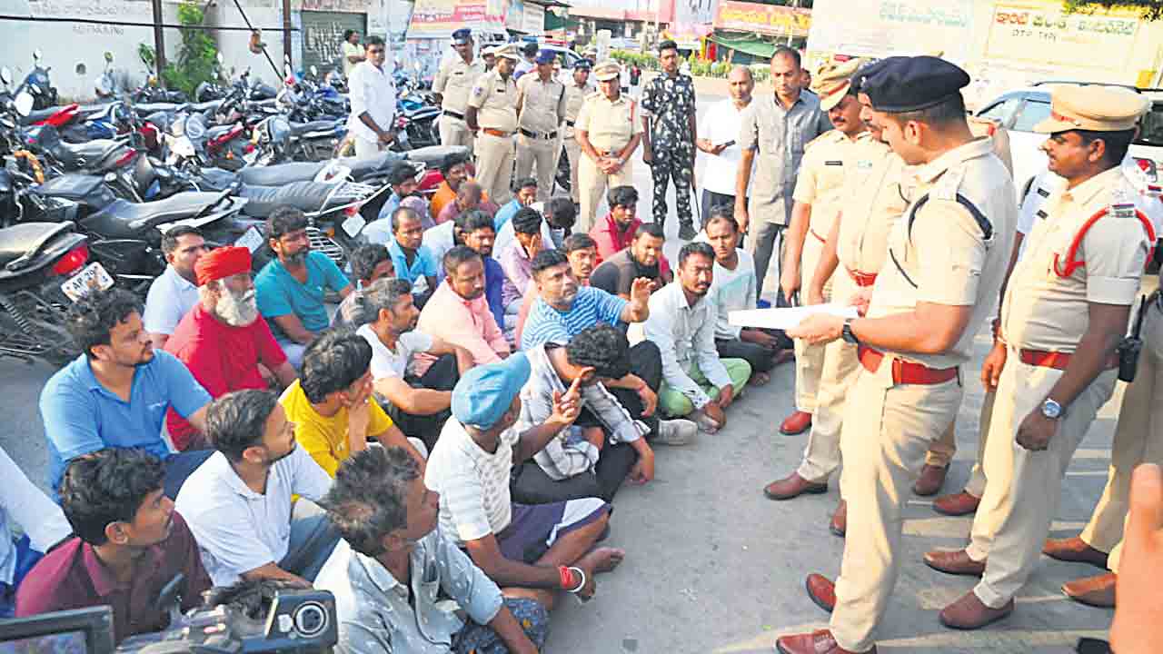 నల్లగొండలో నాకాబందీ.. 200 మంది పోలీసులతో సతీష్‌నగర్‌ అష్టదిగ్బంధం