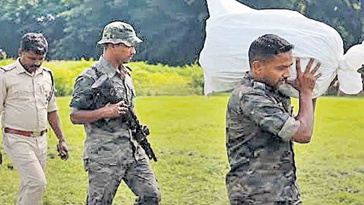 టీఎంసీ ఆఫీసు సమీపంలో కరెన్సీ బస్తాలు