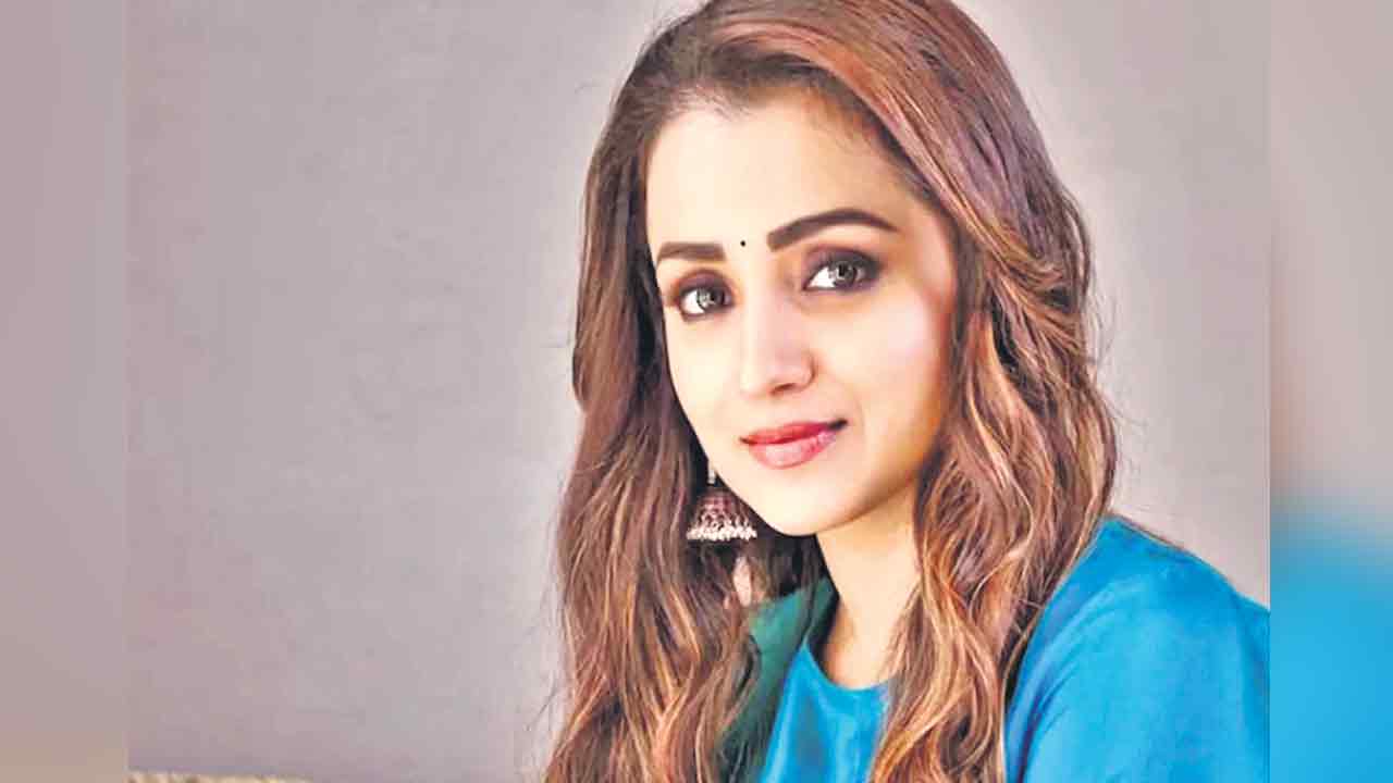 టీవీకేలో చేరనున్న త్రిష