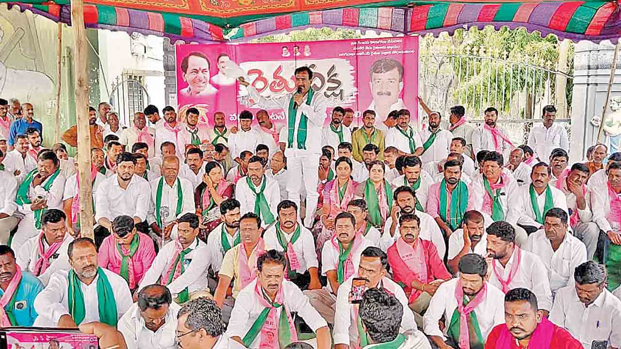 కాంగ్రెస్‌కు పాలించే అర్హత లేదు.. పంటను కొనడం చేతకాని సర్కార్‌