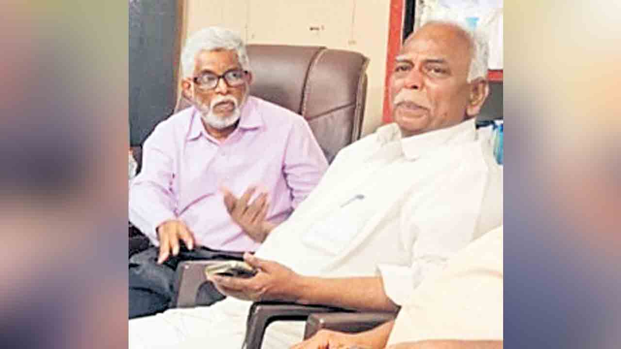 తెలంగాణలో దొంగల రాజ్యం.. చంద్రబాబు, పవన్‌ పెత్తనమే నడుస్తున్నది