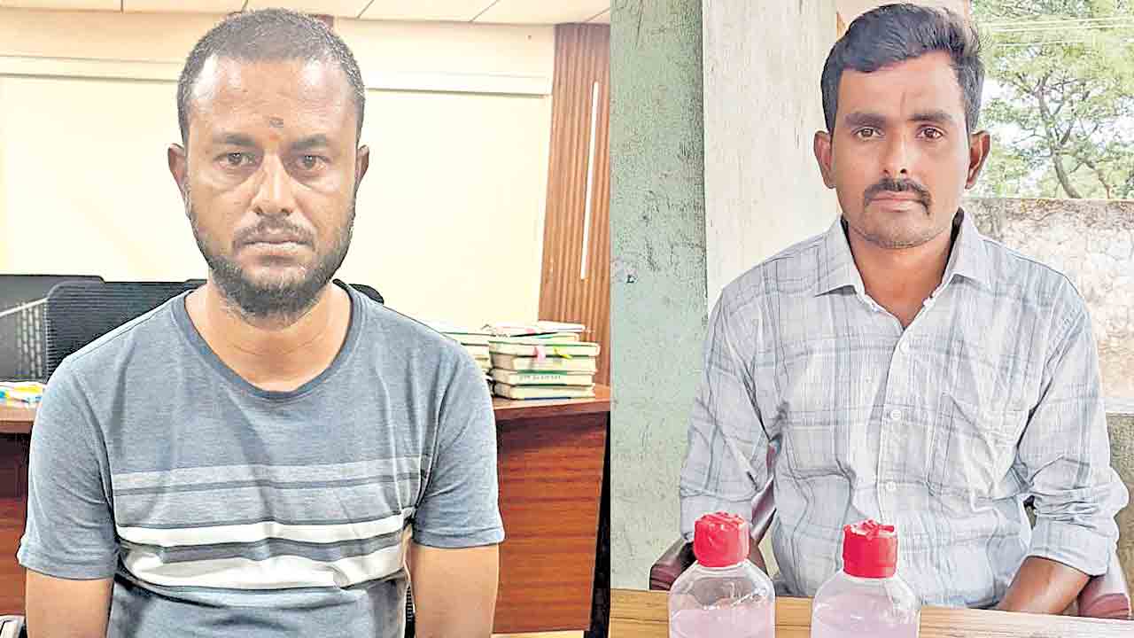 ఏసీబీ వలలో ప్రభుత్వ అధికారులు