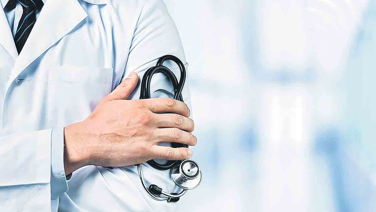 డీఎంహెచ్‌వో బదిలీల్లో అక్రమాలు!