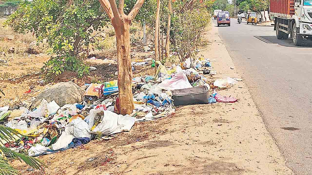 చీపురు కట్టలకు కాసుల్లేవ్