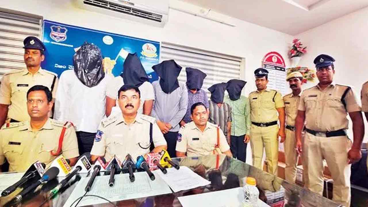 అంతర్రాష్ట్ర దొంగల ముఠా అరెస్టు