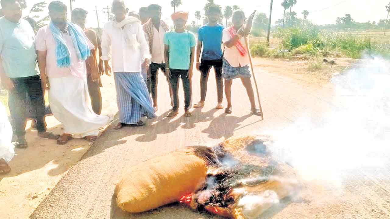 కడుపు మంట.. ధాన్యానికి నిప్పు!