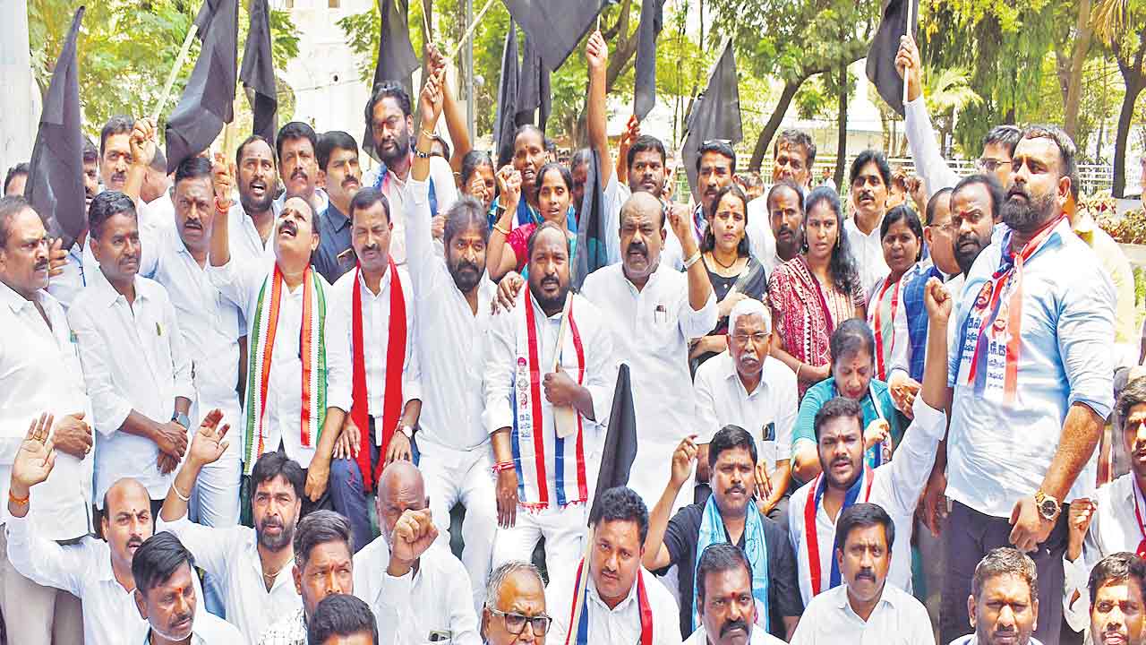 ప్రధాని మోదీని చరిత్ర క్షమించదు