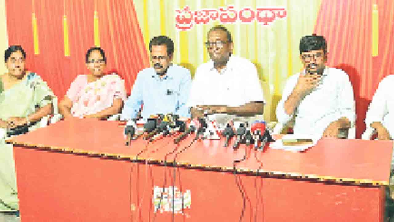 భగీరథ్‌ కేసును నీరుగార్చేందుకు సీఎం కుట్ర