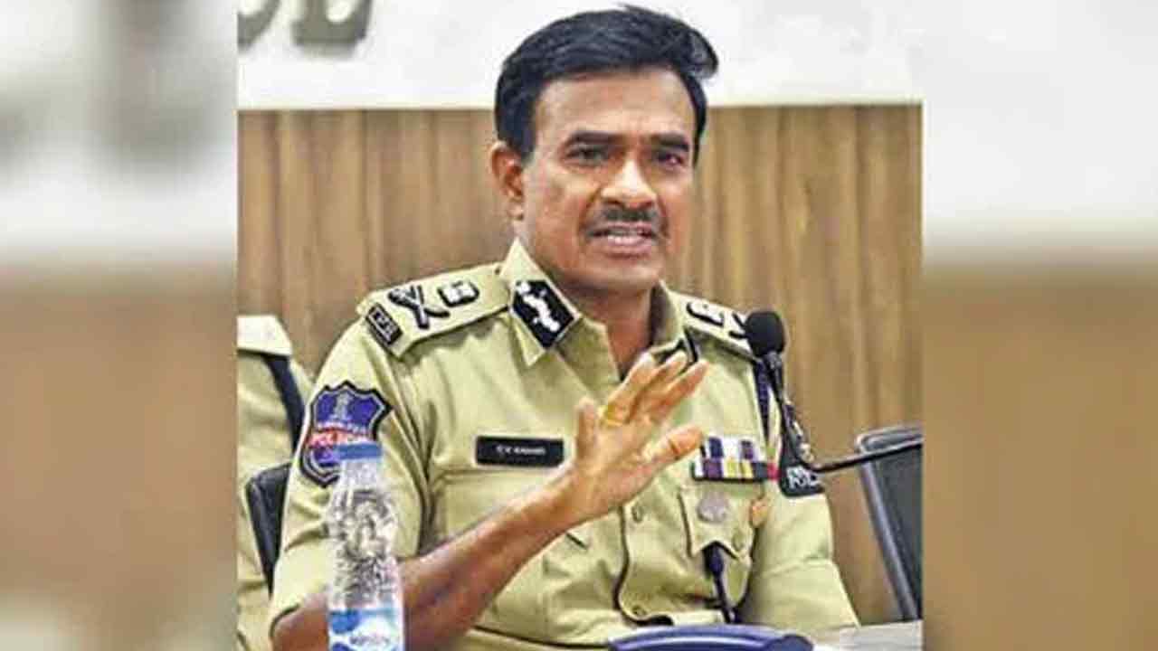 మావోయిస్టుల పునరావాసంపై దృష్టి పెట్టండి