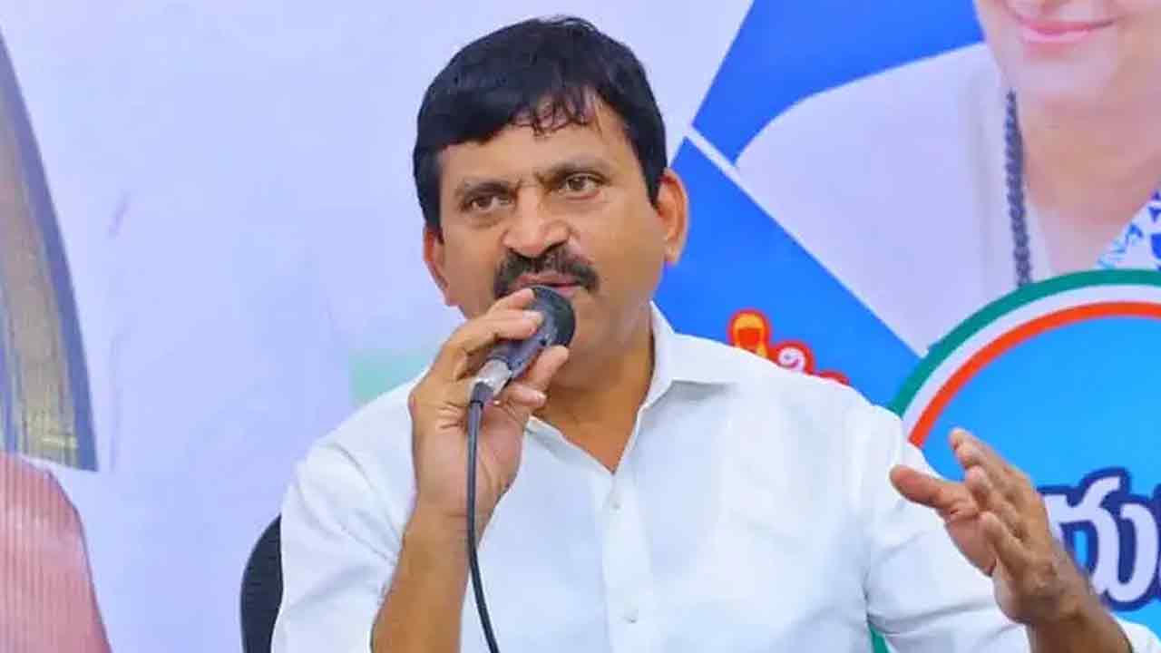 వ్యవసాయ శాఖ మంత్రి లేని రైతు మేళా!