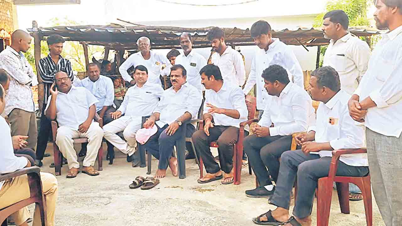 కుటుంబాలకు అండగా ఉంటా