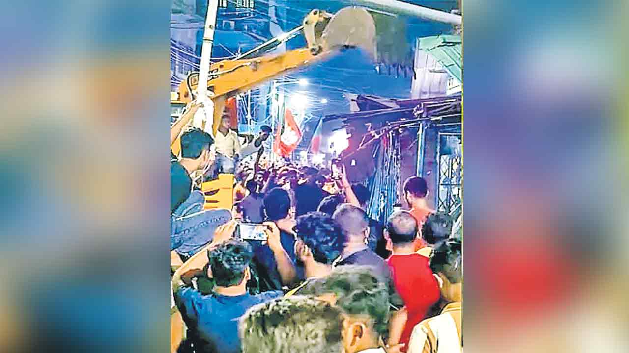 బెంగాల్‌లో ప్రజ్వరిల్లిన హింస