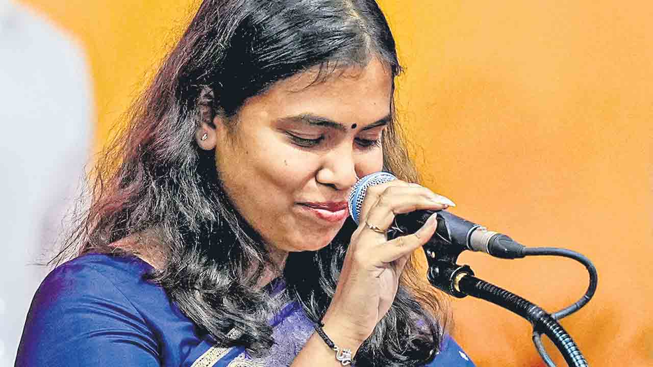 విజయ్‌ క్యాబినెట్‌లో 29 ఏండ్ల యువ మంత్రి