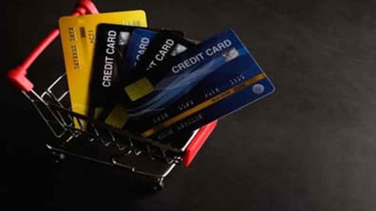 టాప్‌-5 ట్రావెల్‌ క్రెడిట్‌ కార్డులివే..
