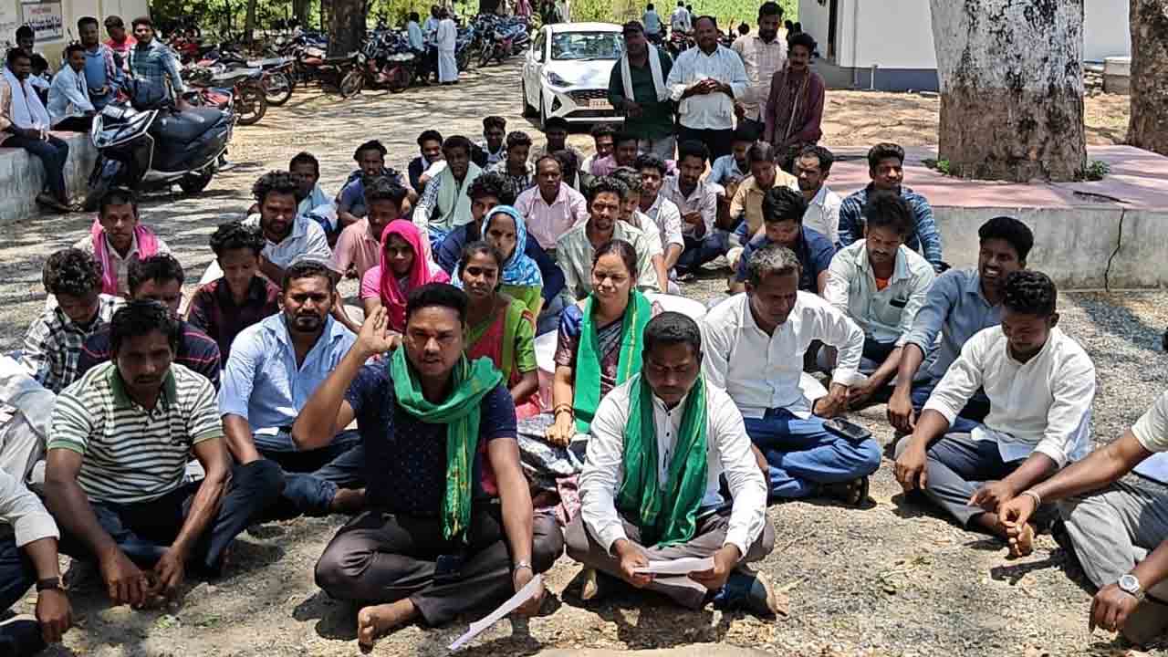 1/70 యాక్ట్‌ పకడ్బందీగా అమలు చేయాలి