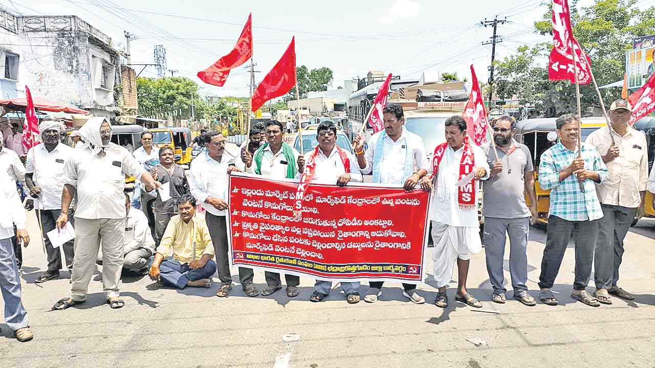 మక్క రైతులకు ముప్పు తిప్పలు