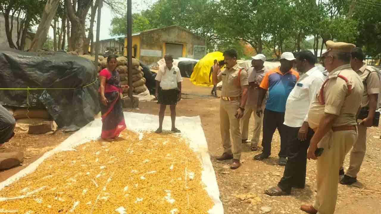 కొనుగోలు కేంద్రాల్లో.. కన్నీటి గోస