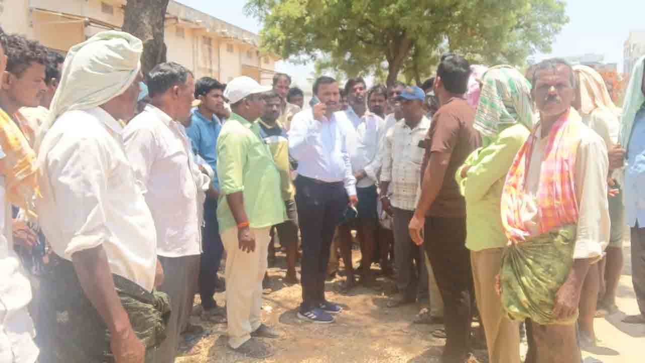 నెల రోజులైనా తప్పని తిప్పలు