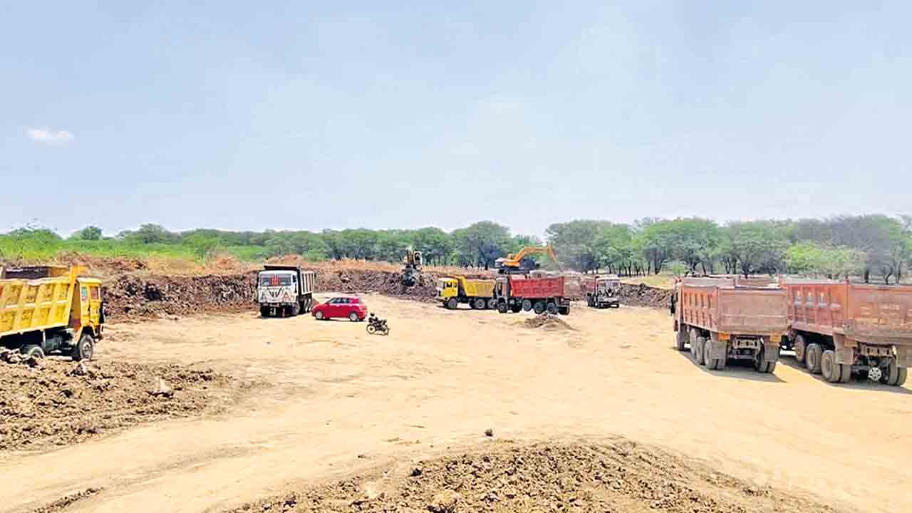 తోడేసుకున్నోళ్లకు తోడుకున్నంత