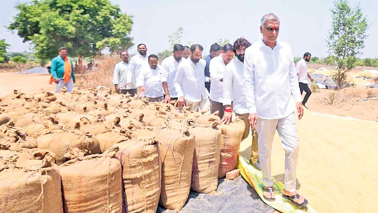 రైతులంటే రేవంత్‌కు చిన్నచూపు