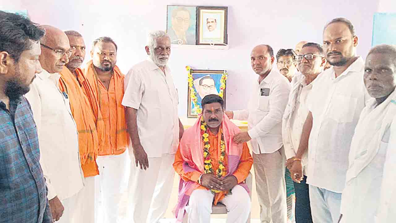 దళితరత్న అవార్డు గ్రహీతకు సన్మానం