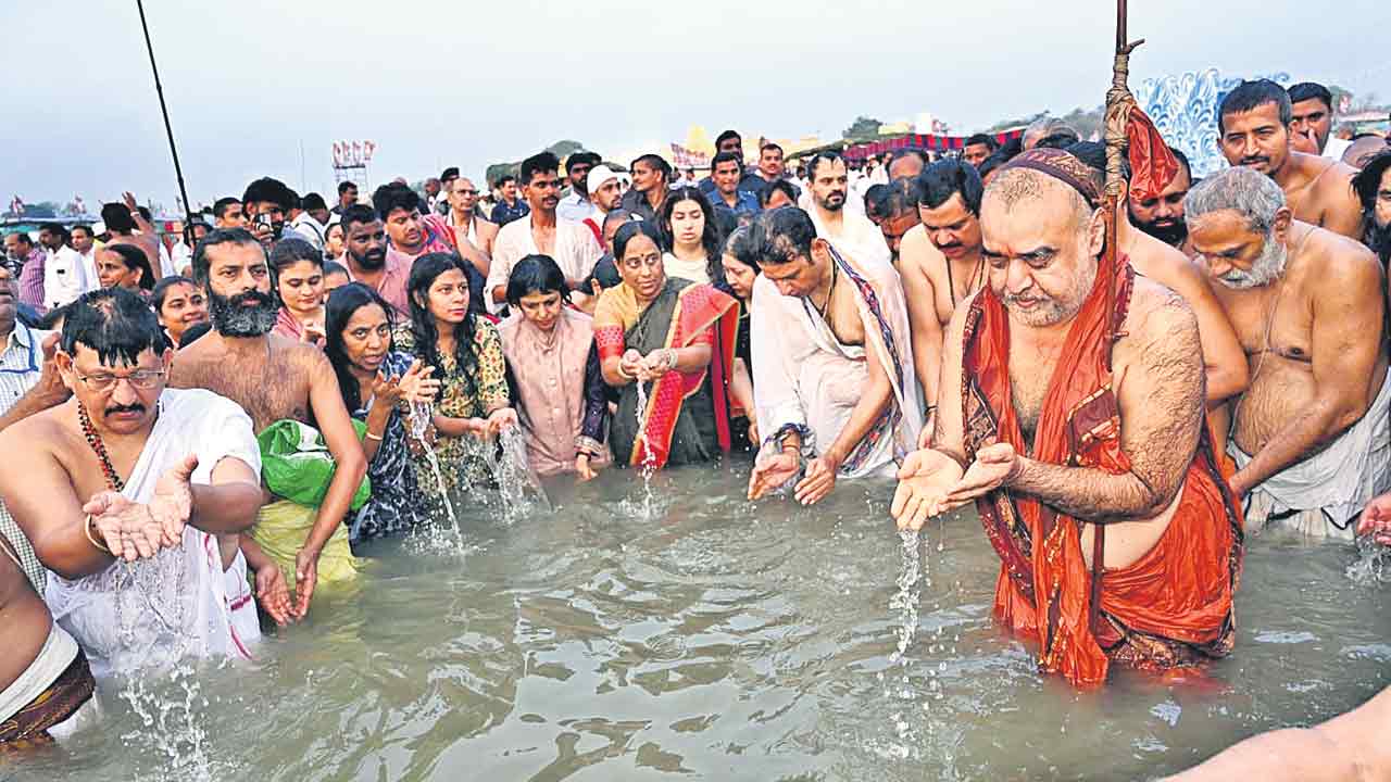 కాళేశ్వరంలో సరస్వతీ అంత్య పుష్కరాలు