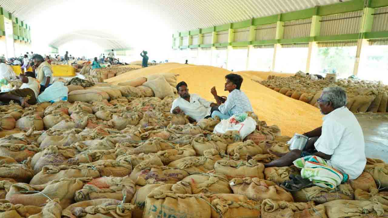 నిరీక్షించి.. నీరసించి