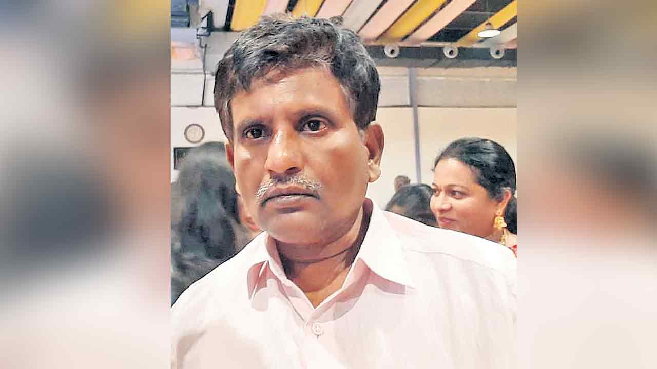 అనుమానాస్పదస్థితిలో ఇరిగేషన్‌ ఈఈ మృతి!