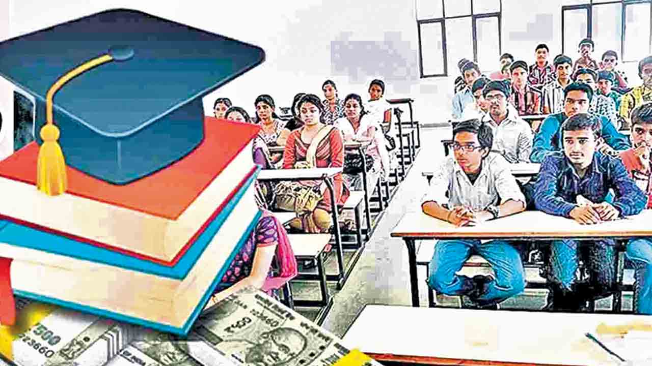 యువత కలలపై కాంగ్రెస్‌ కాటు!