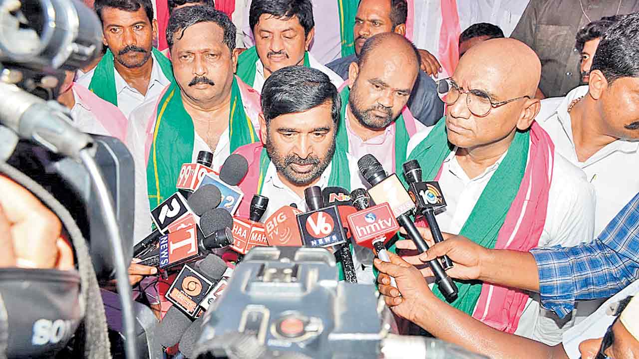 రైతులు తిరగబడితేనే సర్కార్‌కు సురుకు!