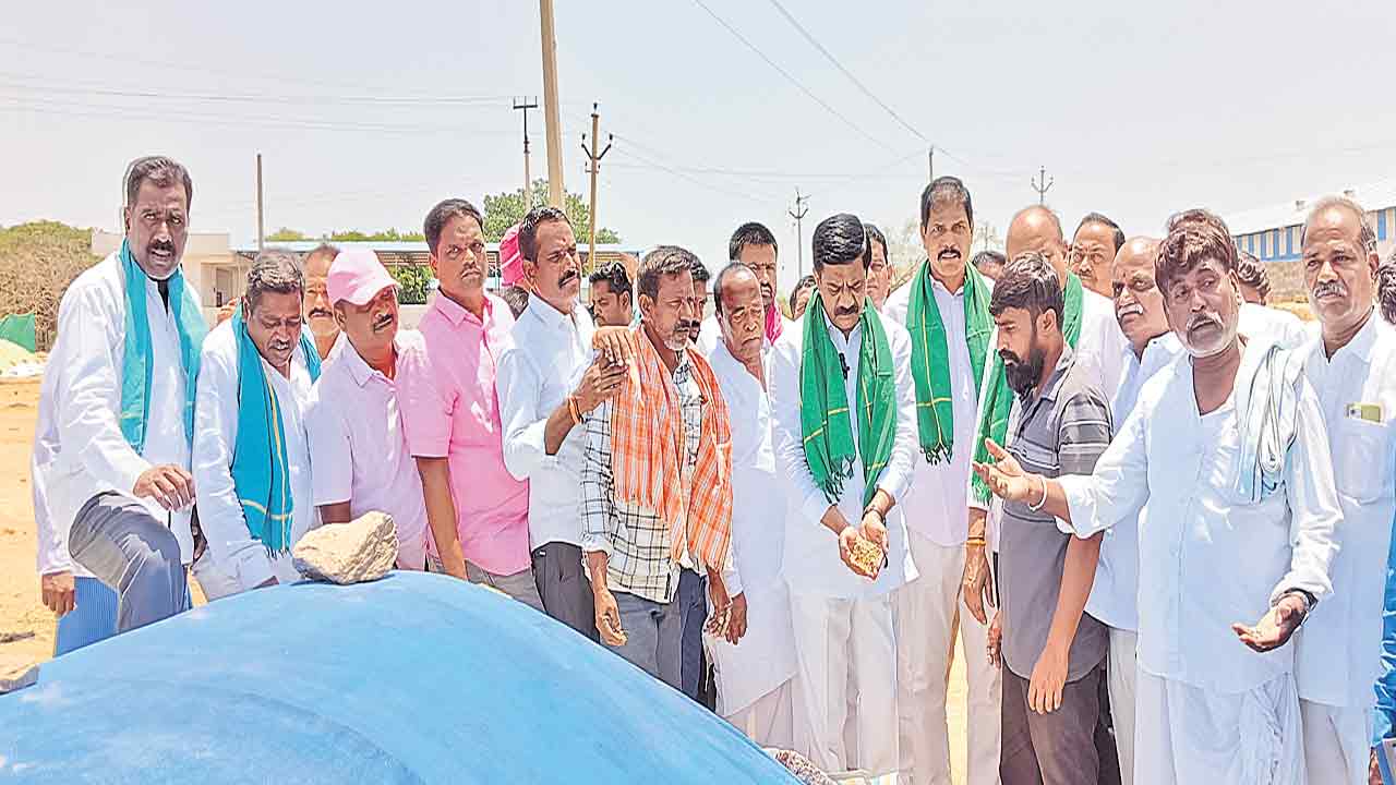 రేవంత్‌కు రైతుల ఉసురు తగుల్తది