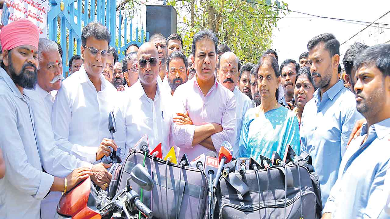 ప్రభుత్వ అవినీతిపై పోరాటం ఆగదు 