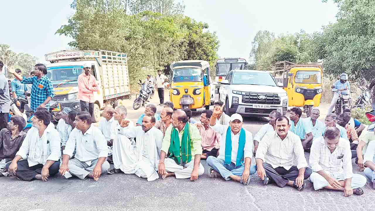 జొన్నల కొనుగోలు పరిమితి పెంచాలని ఆందోళన