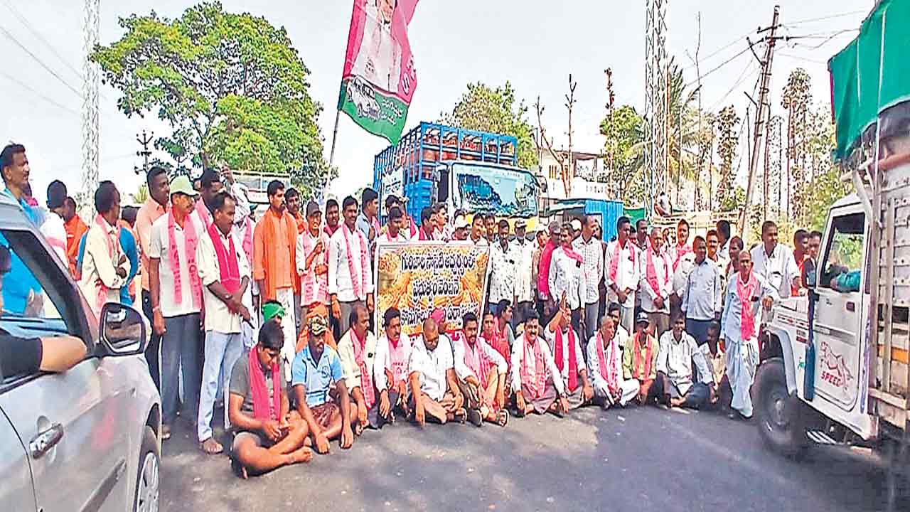 మక్క కొనుగోలు కేంద్రాలు పెంచాలి