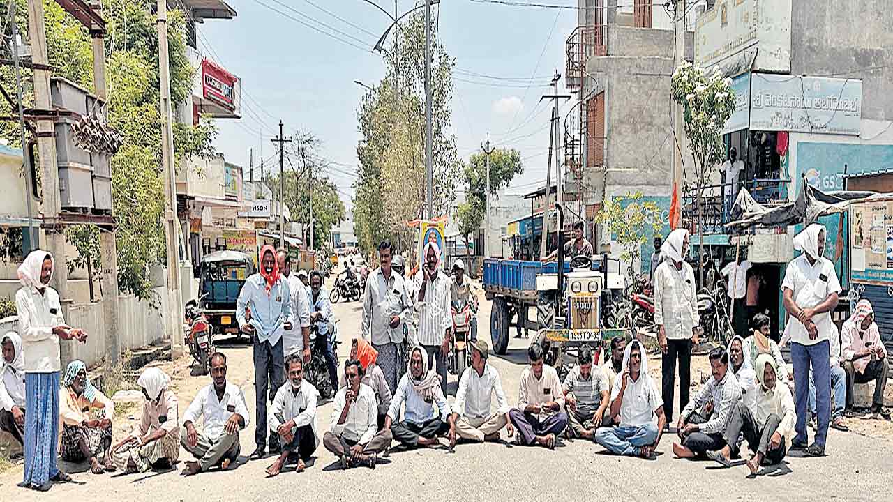 సర్కార్‌ తీరుపై కాంగ్రెస్‌ నేతల ఆందోళన