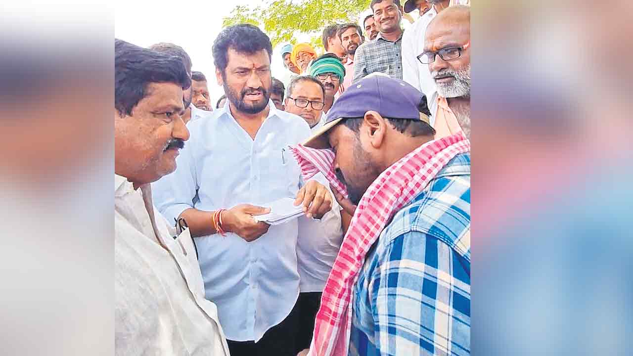 ఇంటికి పోక.. పదిరోజులైంది సారూ!