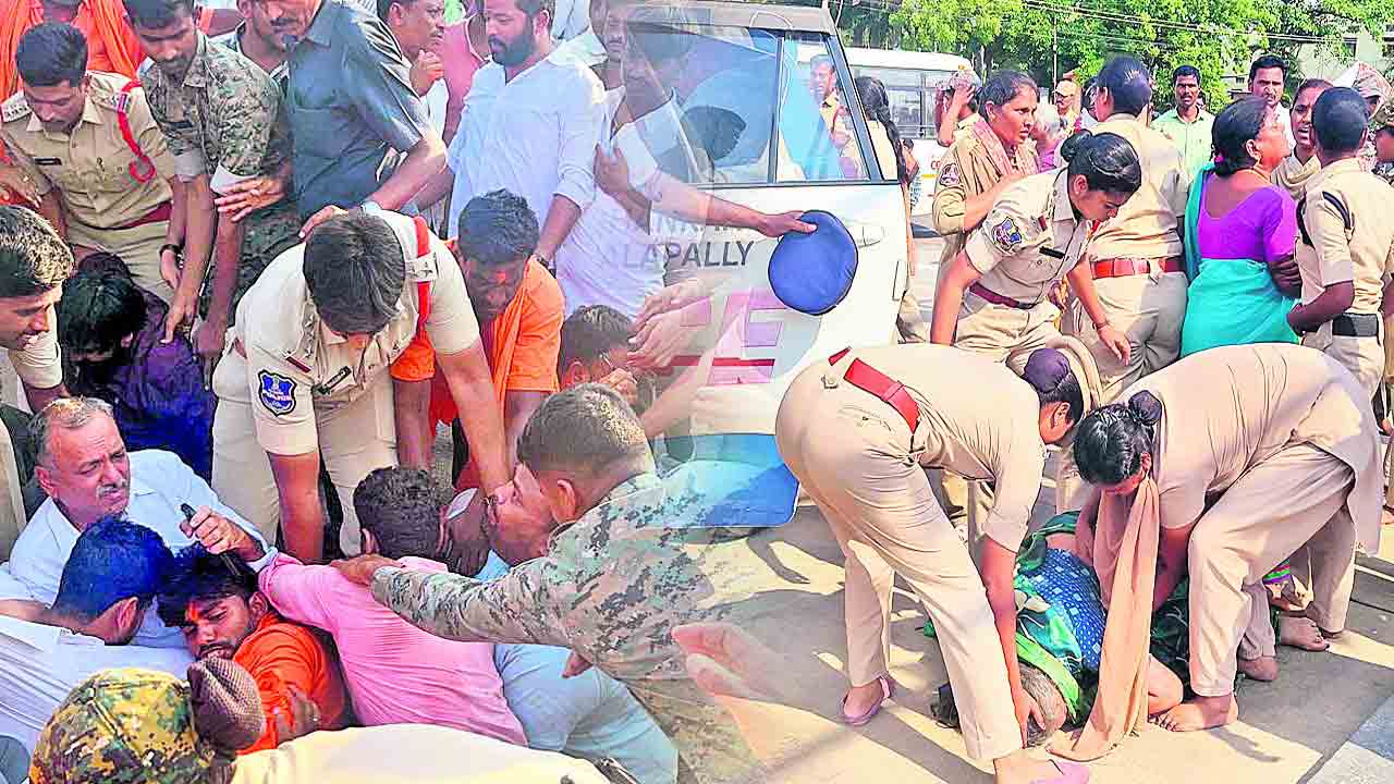 వెంకన్న ఆలయంపై రాజకీయం