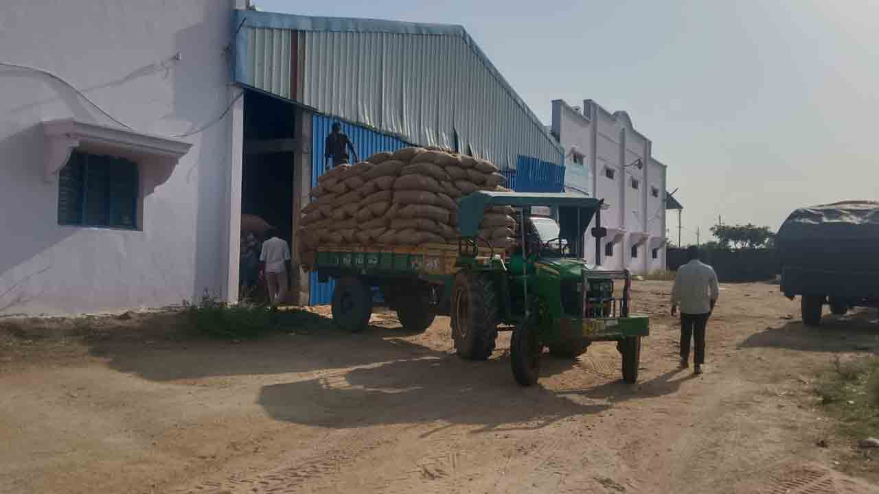 మిల్లర్ల  దోపిడీ