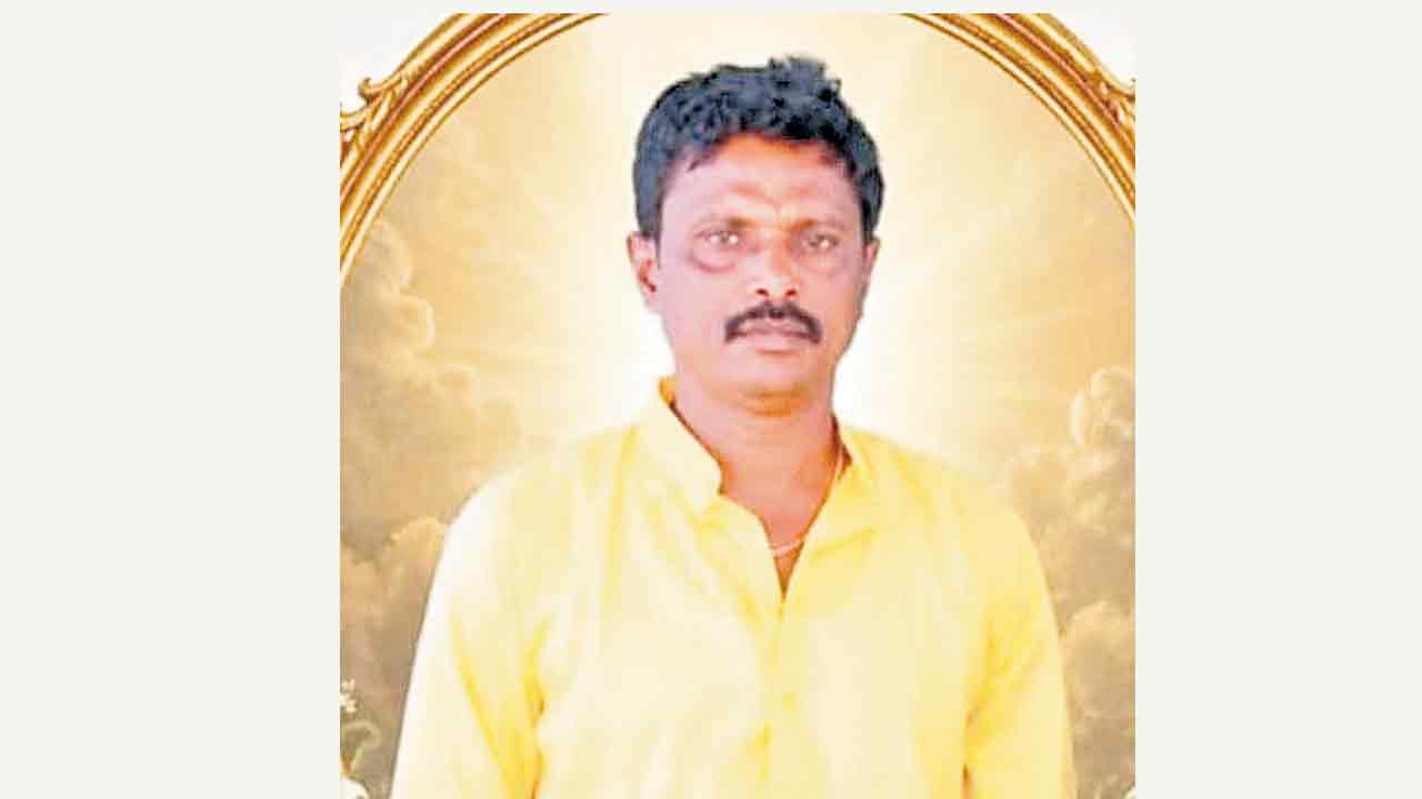 అప్పుల బాధతో రైతు ఆత్మహత్య