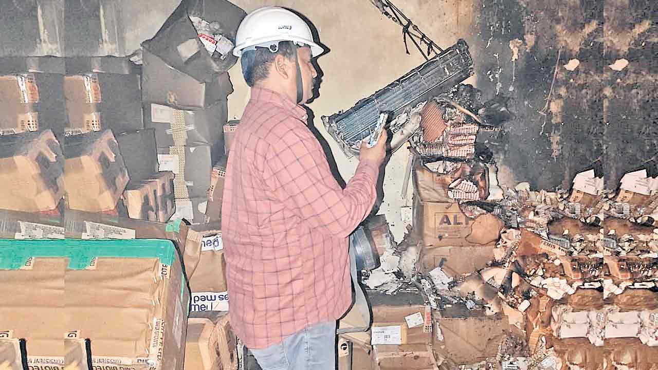 మందుల కొనుగోలులో అక్రమాలపై నమస్తే తెలంగాణలో కథనం.. రెండు రోజులకే కాలిబూడిదైన రూ.కోట్ల మందులు