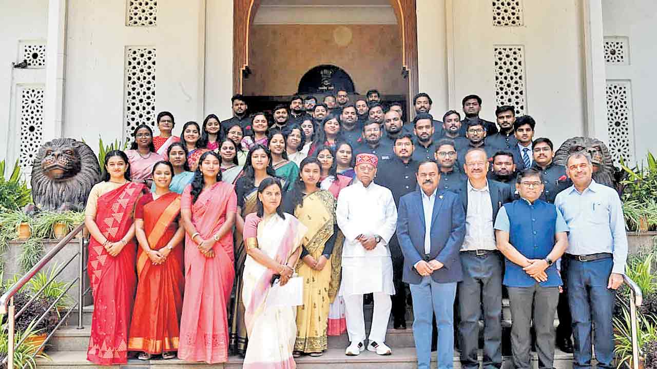 అంకితభావంతో పనిచేస్తేనే గుర్తింపు