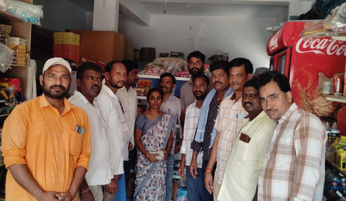 Gambhirpur | గంభీర్‌పూర్‌లో బాల్యమిత్రుడి కుటుంబానికి రూ.50 వేల ఆర్థిక సాయం అందజేత