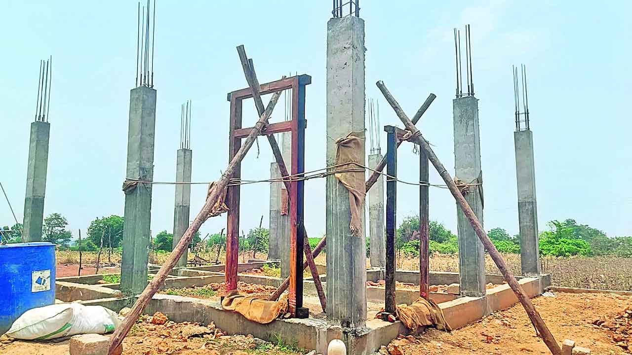 ఆరంభం శూరత్వం.. ఆచరణ శూన్యం