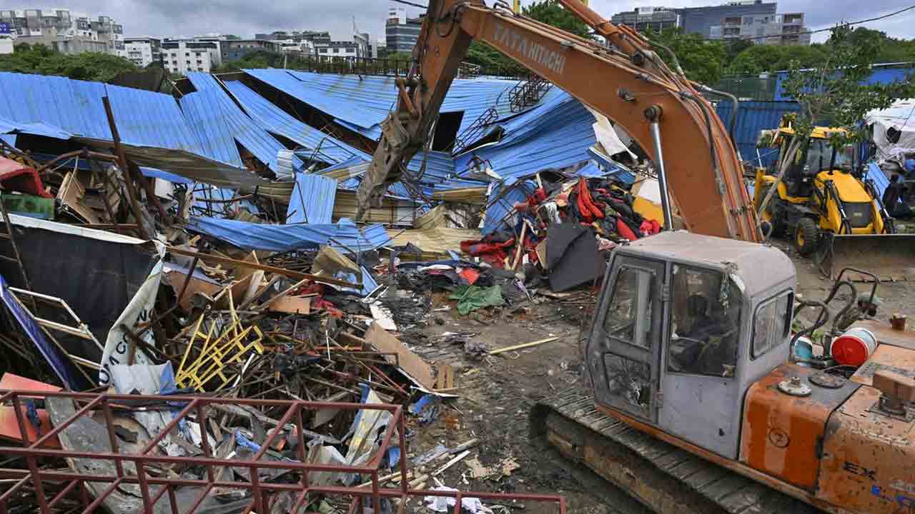 హైడ్రామా.. పూటకో మాట.. రోజుకో ప్రకటన