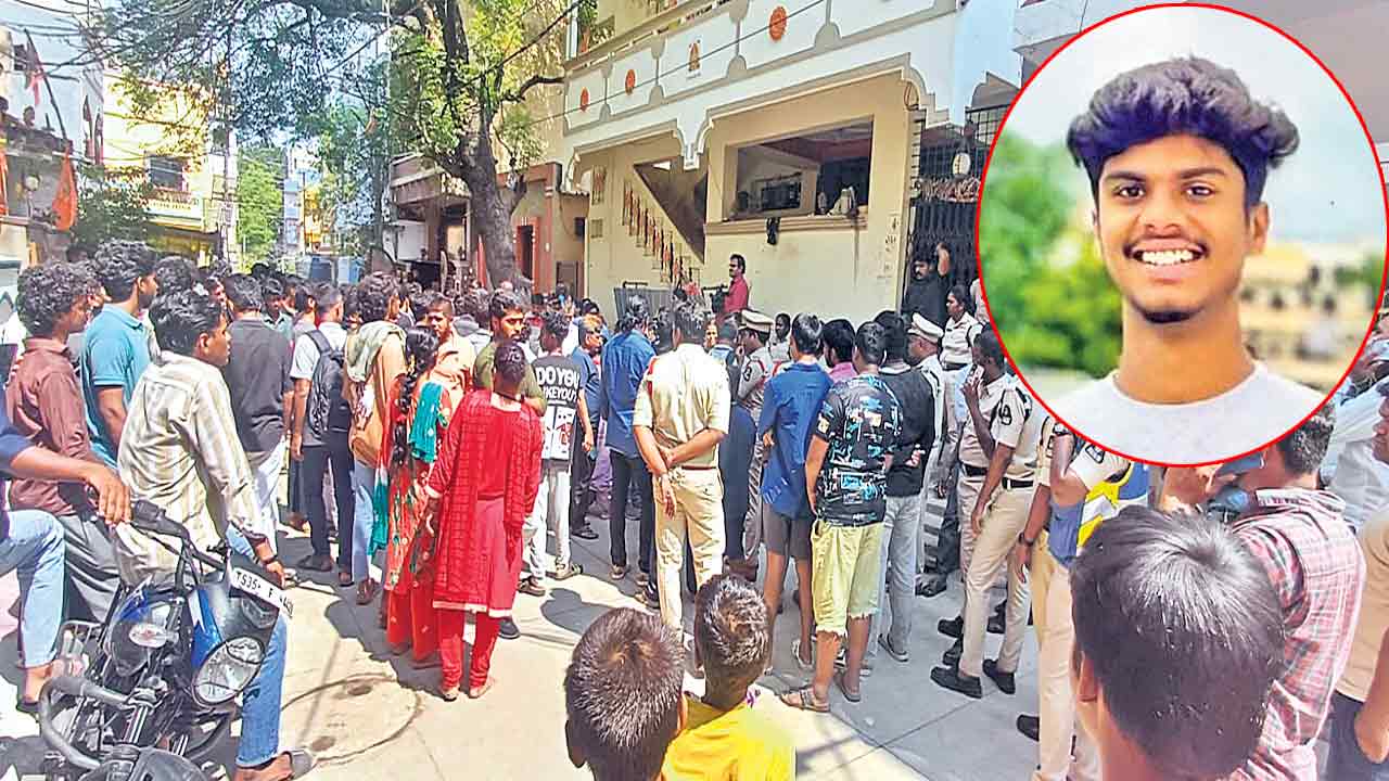 చిలకలగూడలో యువకుడి దారుణ హత్య