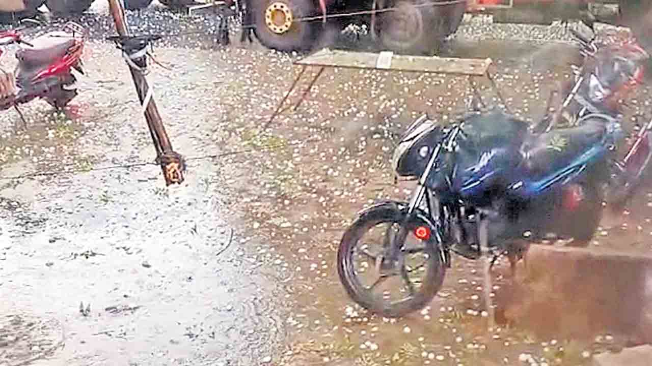 మణుగూరులో వడగండ్ల వాన